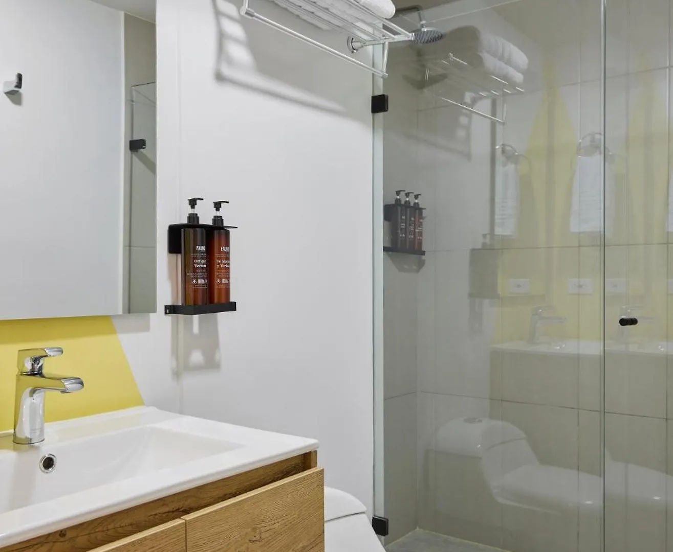 30 Living Suites Medellin
