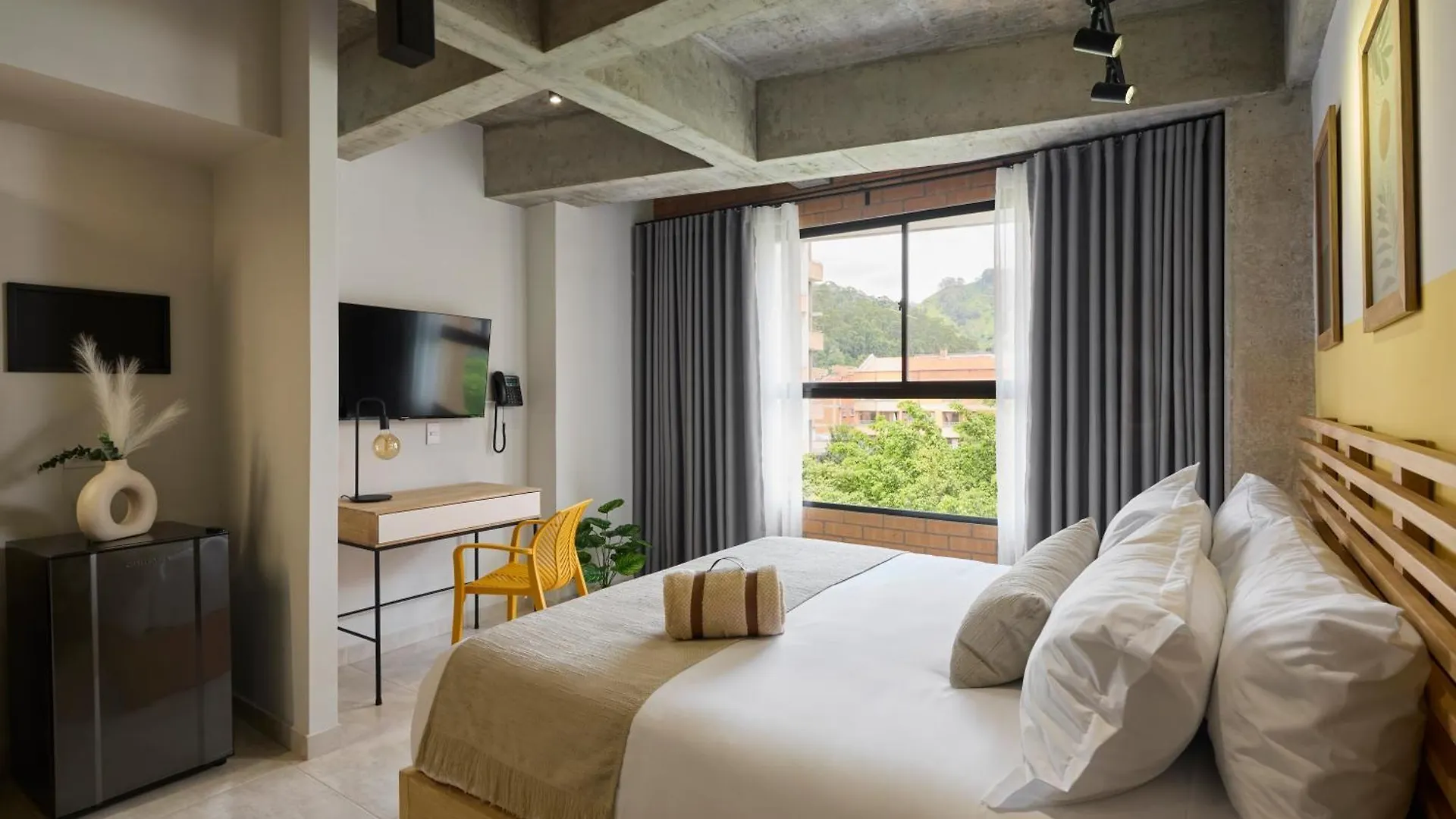 30 Living Suites Medellin 4*,  Colombia