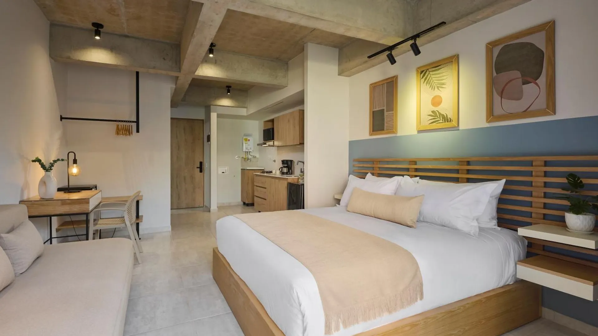 30 Living Suites Medellin Hotel