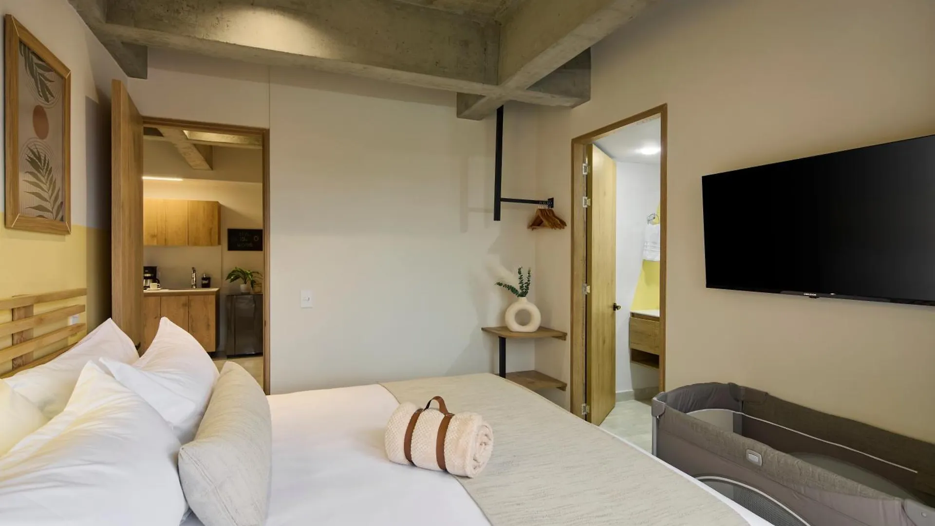 30 Living Suites Medellin Hotel